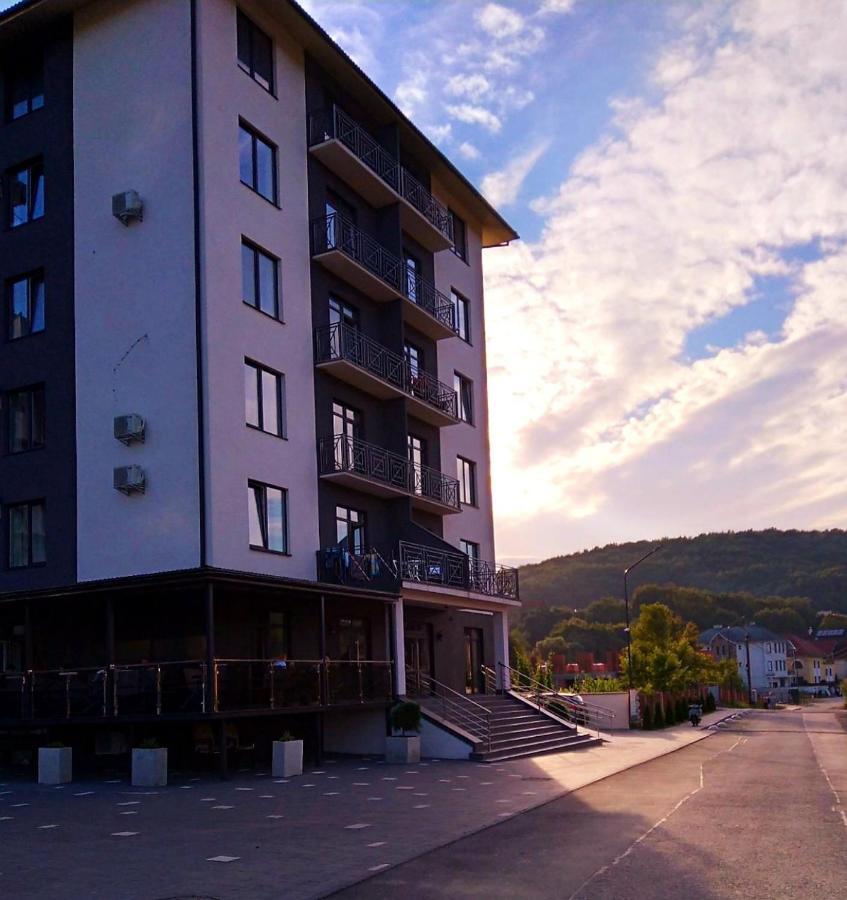 Апартаменти В "Арена Віладж" Poljana Exterior foto